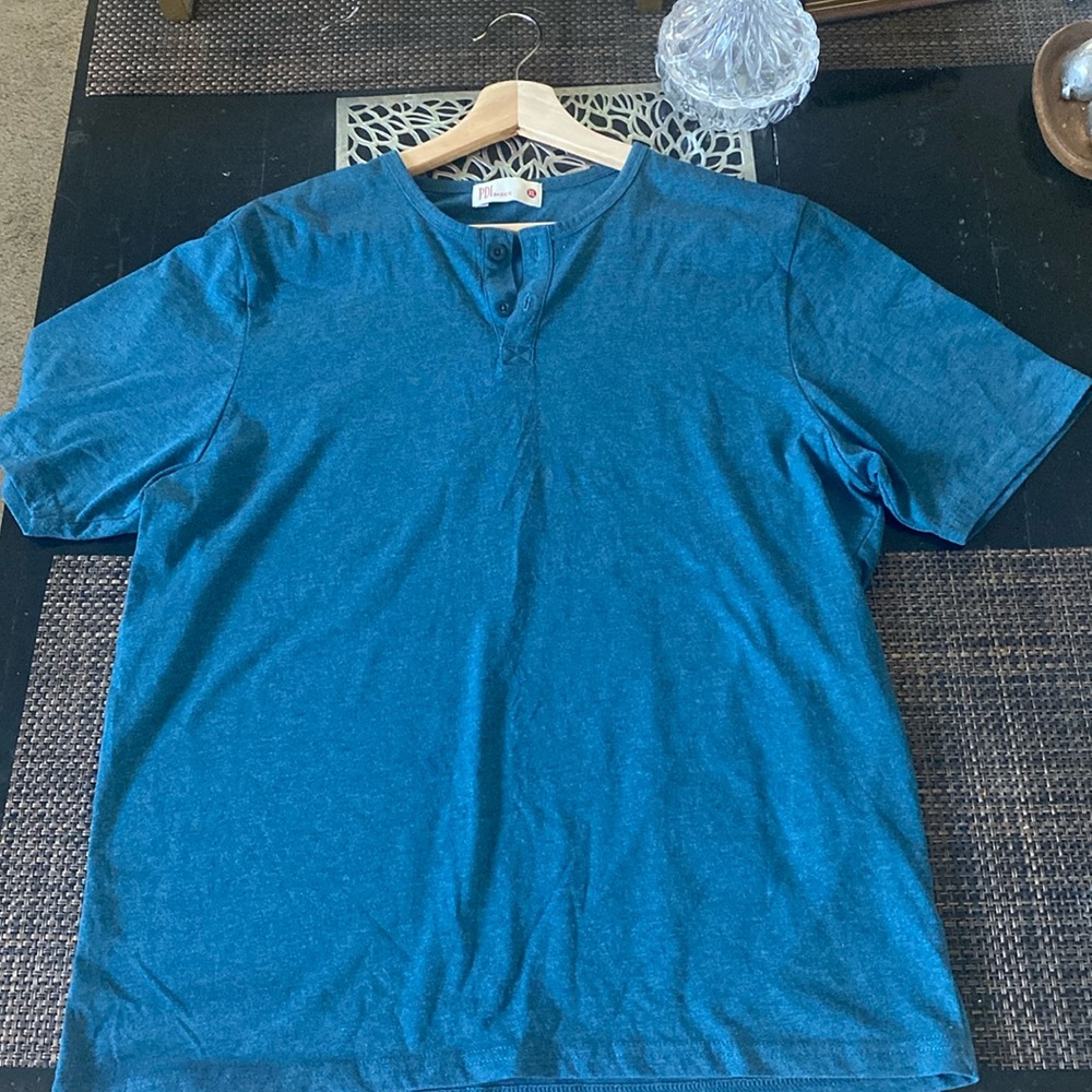 Men basic tee L/XL